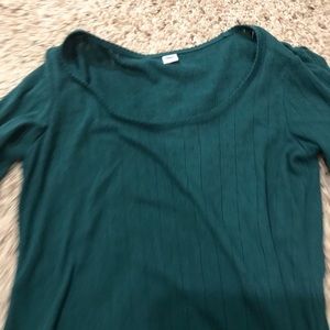 Green Old Navy shirt